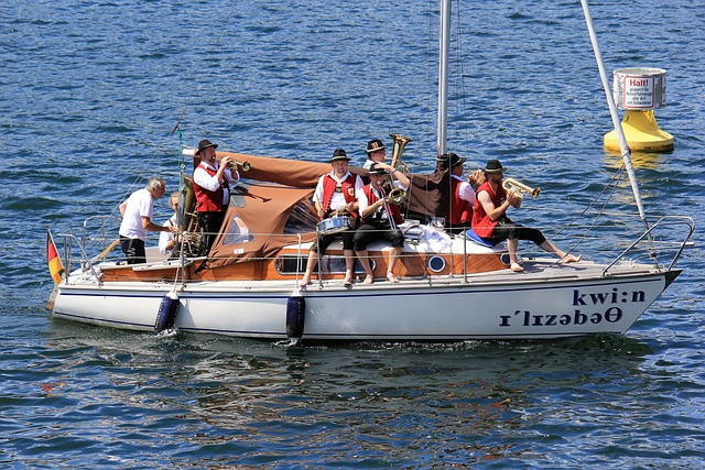 端显得极其 端显得极其